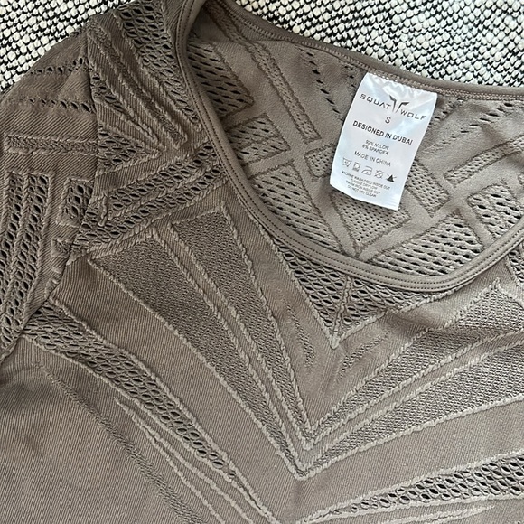 Squat Wolf brown shirt - Picture 2 of 2